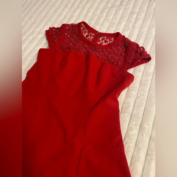 LADIES VIBRANT RED DRESS - Picture 2 of 4